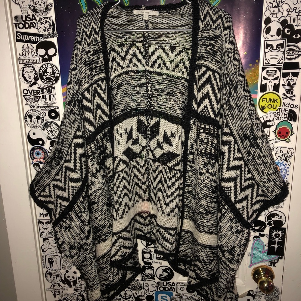 cozy shall / cardigan
